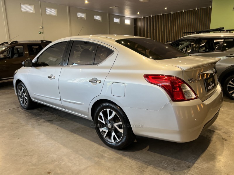 VERSA 1.6 16V FLEX UNIQUE 4P XTRONIC - 2017 - CAXIAS DO SUL