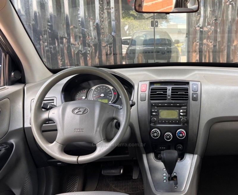 TUCSON 2.0 MPFI GL 16V 143CV 2WD GASOLINA 4P AUTOMÁTICO - 2010 - PORTãO