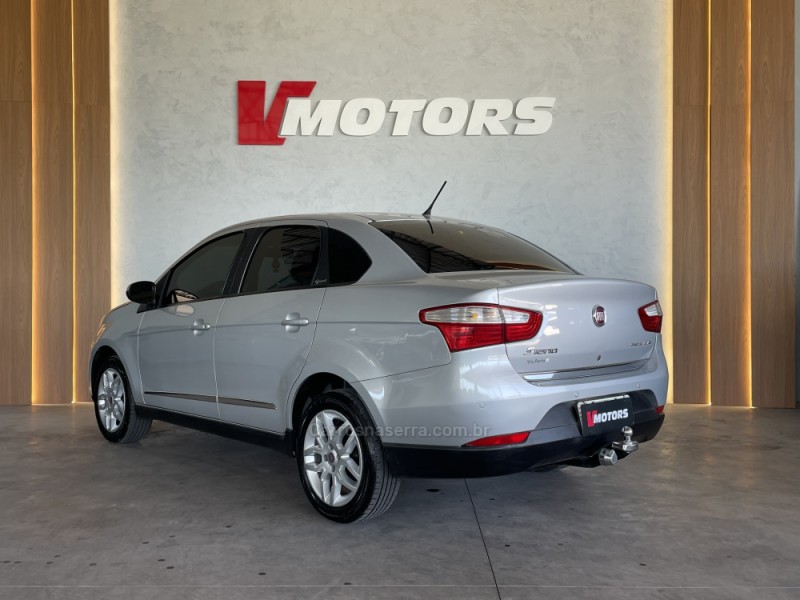 GRAND SIENA 1.6 MPI ESSENCE 16V FLEX 4P AUTOMATIZADO - 2013 - PAROBé