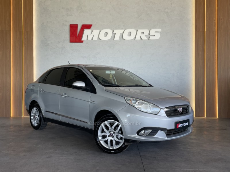 grand siena 1.6 mpi essence 16v flex 4p automatizado 2013 parobe