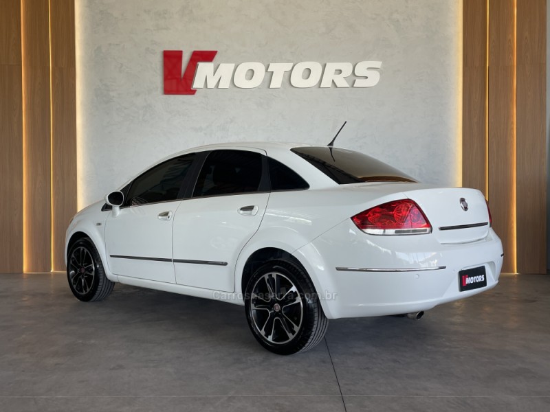 LINEA 1.8 ESSENCE 16V FLEX 4P MANUAL - 2013 - PAROBé