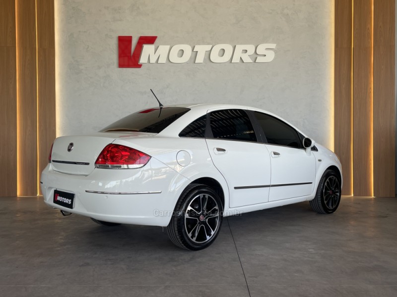 LINEA 1.8 ESSENCE 16V FLEX 4P MANUAL - 2013 - PAROBé