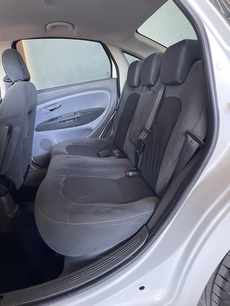 LINEA 1.8 ESSENCE 16V FLEX 4P MANUAL - 2013 - PAROBé