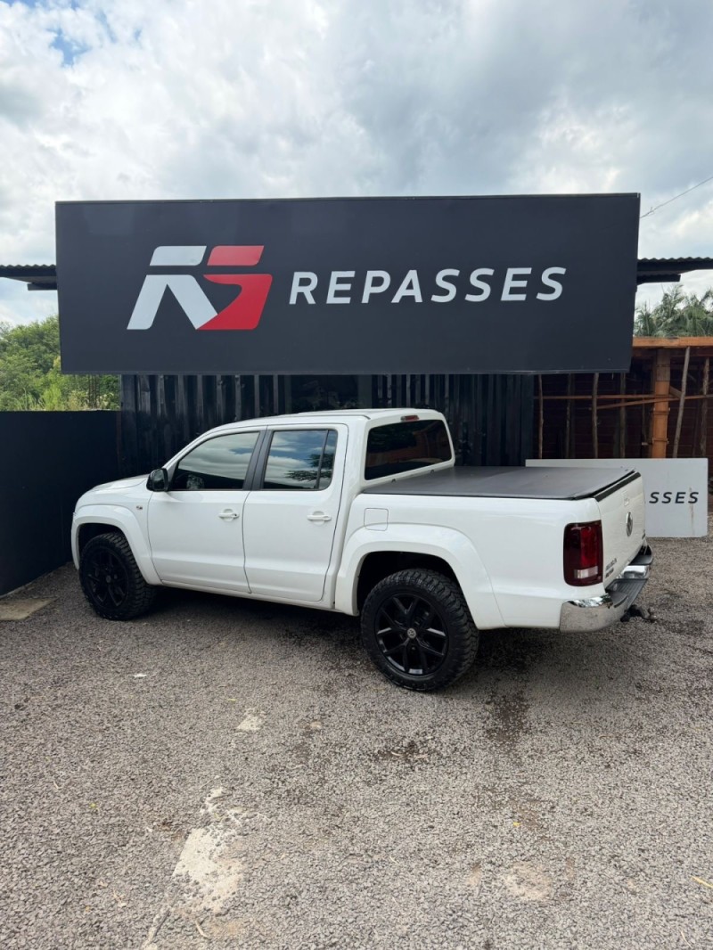 AMAROK 3.0 V6 TDI HIGHLINE CD DIESEL 4MOTION AUTOMÁTICO - 2018 - PORTãO