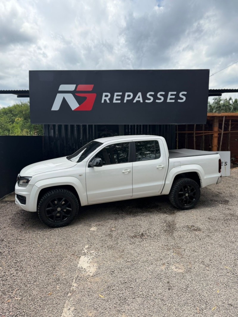 AMAROK 3.0 V6 TDI HIGHLINE CD DIESEL 4MOTION AUTOMÁTICO - 2018 - PORTãO
