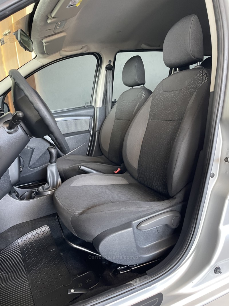 DUSTER 1.6 DYNAMIQUE 4X2 16V FLEX 4P MANUAL - 2013 - PAROBé