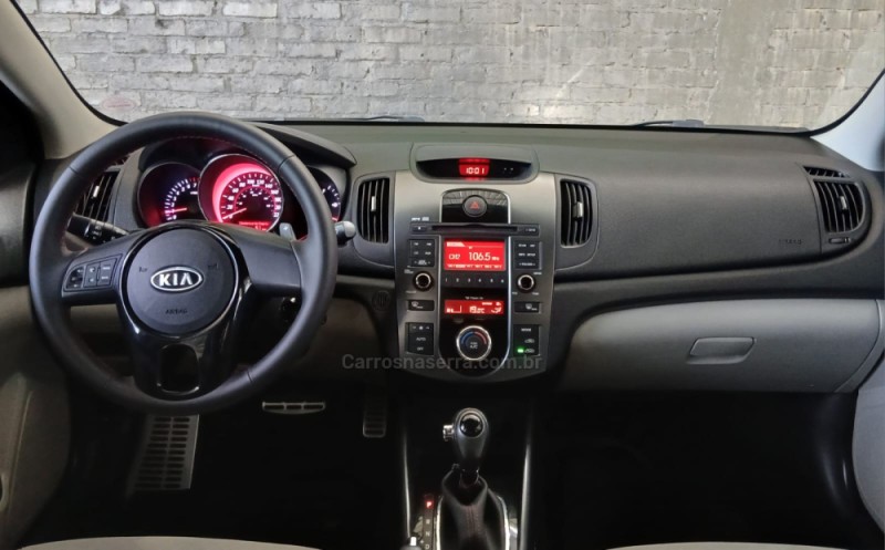 CERATO 1.6 SX3 16V GASOLINA 4P AUTOMÁTICO - 2013 - CAXIAS DO SUL