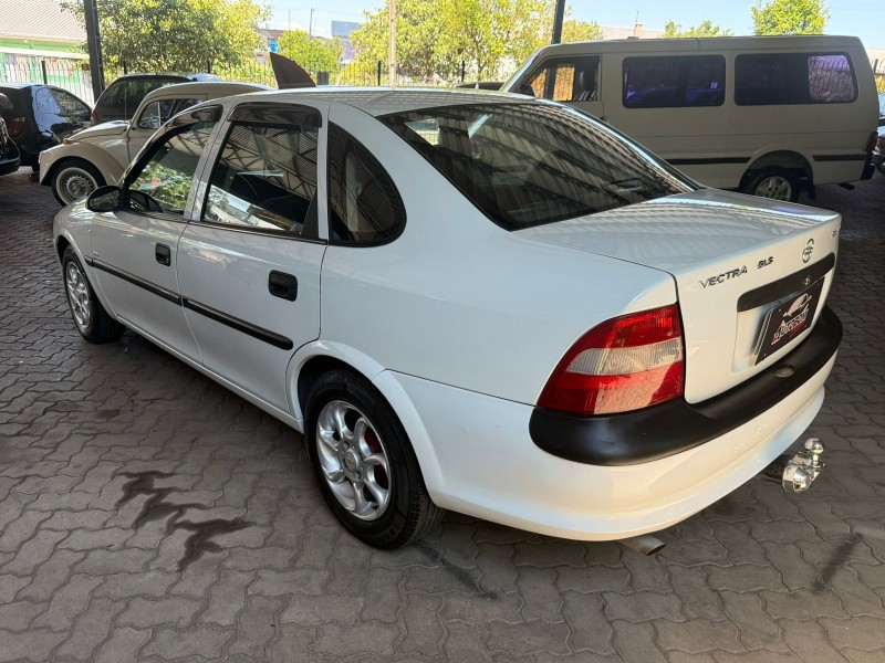 VECTRA 2.2 MPFI EXPRESSION 8V GASOLINA 4P MANUAL - 1999 - CAXIAS DO SUL