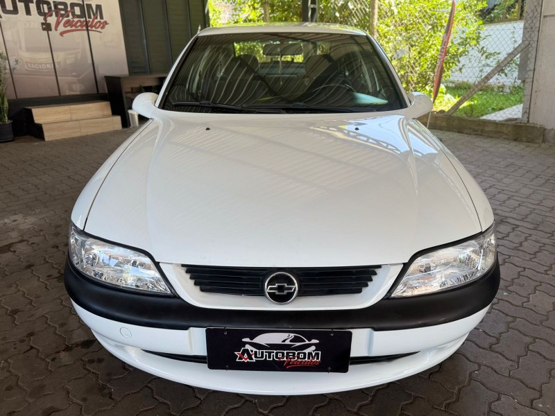VECTRA 2.2 MPFI EXPRESSION 8V GASOLINA 4P MANUAL - 1999 - CAXIAS DO SUL