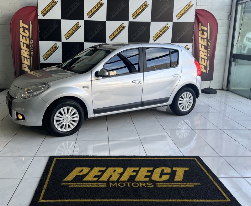 sandero 1.6 privilege 16v flex 4p automatico 2012 portao