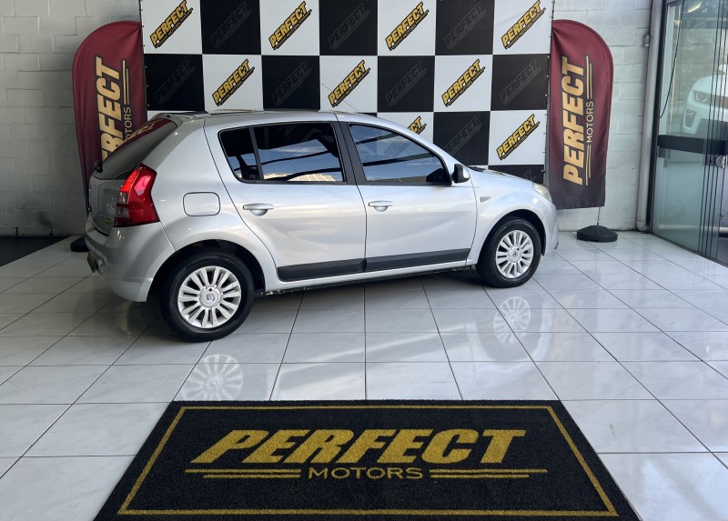 SANDERO 1.6 PRIVILÉGE 16V FLEX 4P AUTOMÁTICO - 2012 - PORTãO