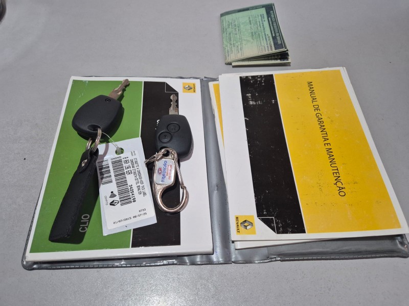 CLIO 1.0 EXPRESSION 16V FLEX 4P MANUAL - 2016 - CAXIAS DO SUL