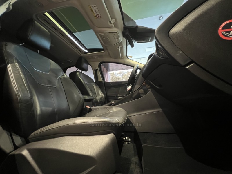 FOCUS 2.0 TITANIUM HATCH 16V FLEX 4P AUTOMÁTICO - 2016 - CAXIAS DO SUL