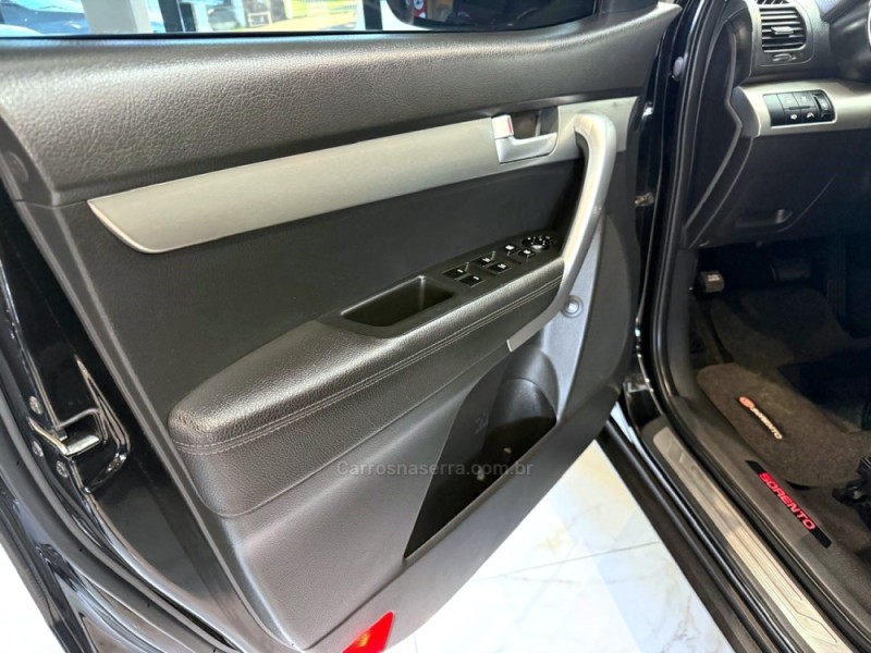 SORENTO 3.5 4X4 V6 24V GASOLINA 4P AUTOMÁTICO - 2013 - CAXIAS DO SUL