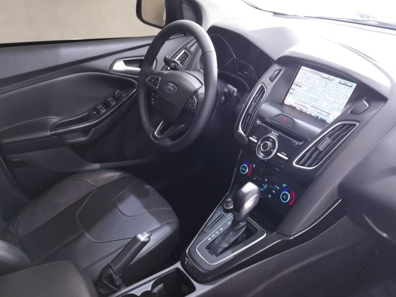 FOCUS 2.0 TITANIUM PLUS HATCH 16V FLEX 4P AUTO - 2016 - CAXIAS DO SUL