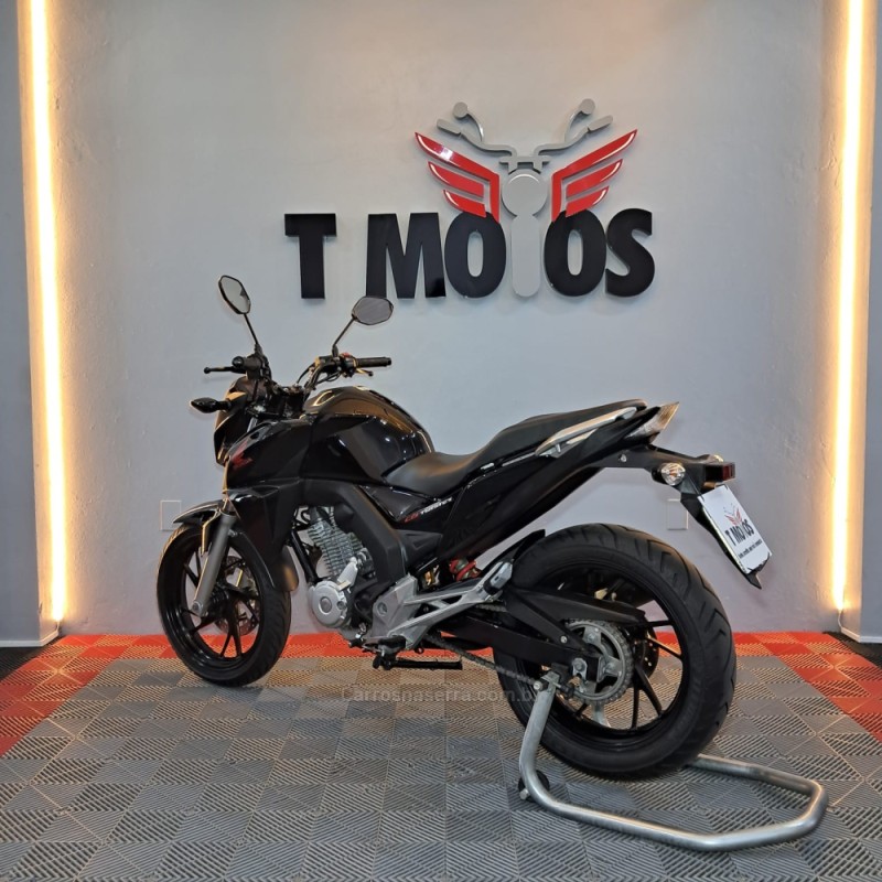 CB 250F TWISTER CBS - 2016 - PORTãO