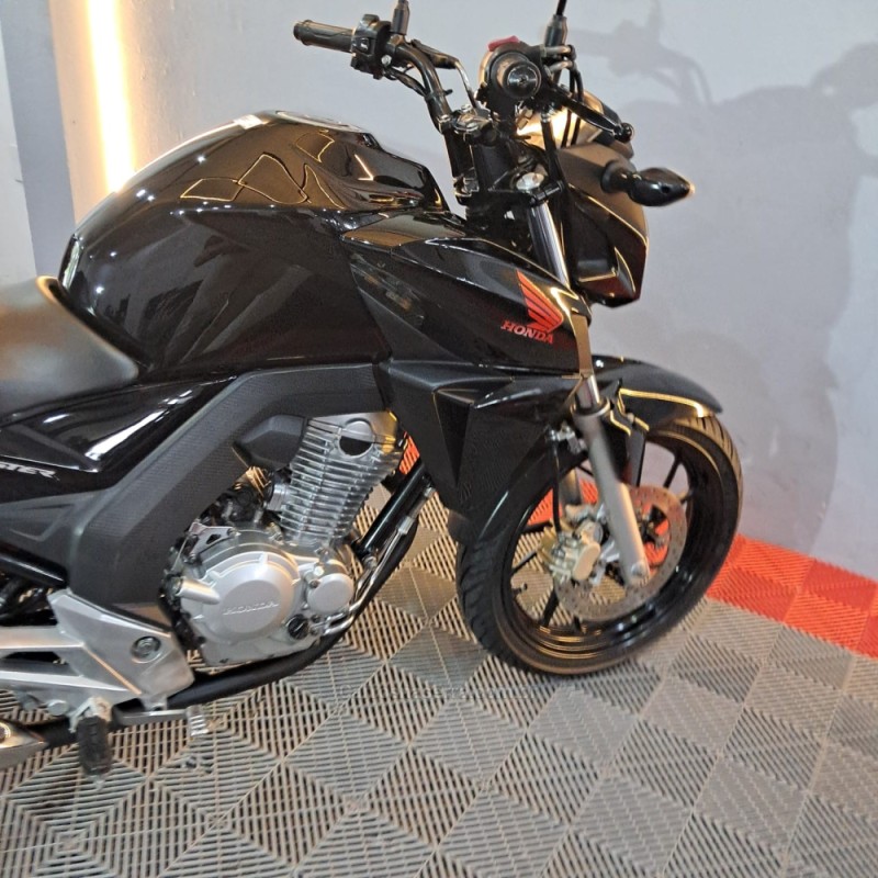 CB 250F TWISTER CBS - 2016 - PORTãO