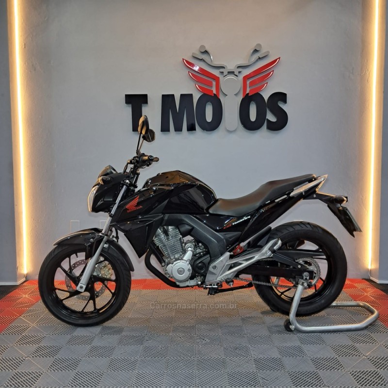 CB 250F TWISTER CBS - 2016 - PORTãO