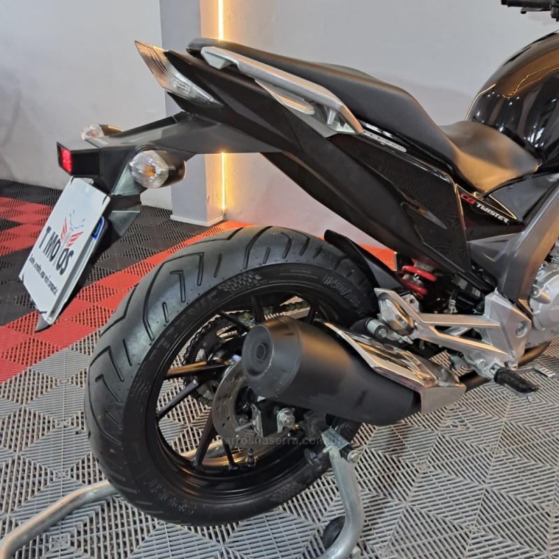 CB 250F TWISTER CBS - 2016 - PORTãO