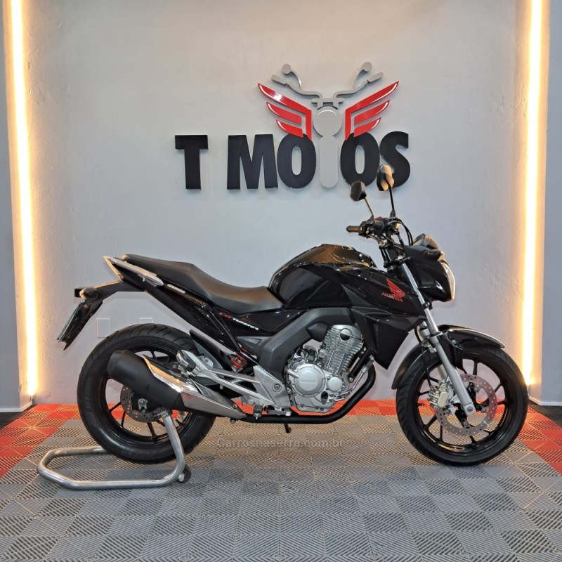 CB 250F TWISTER CBS - 2016 - PORTãO