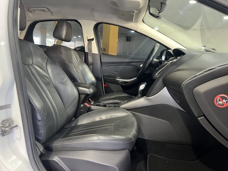 FOCUS 2.0 SE PLUS 16V FLEX 4P AUTOMÁTICO - 2014 - CAXIAS DO SUL
