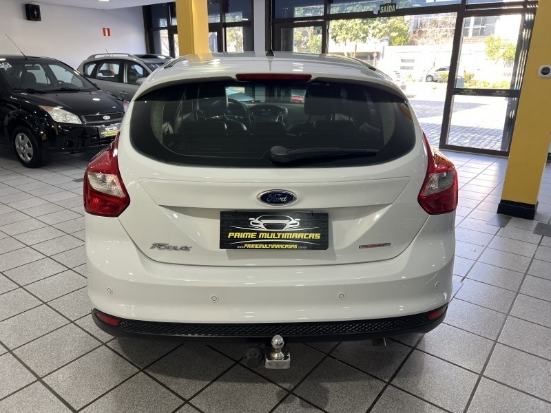 FOCUS 2.0 SE PLUS 16V FLEX 4P AUTOMÁTICO - 2014 - CAXIAS DO SUL
