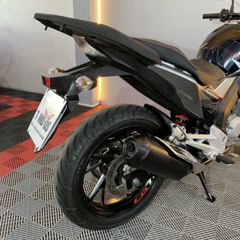 CB 250F TWISTER CBS - 2018 - PORTãO