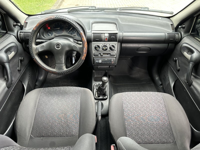 CORSA 1.6 MPFI CLASSIC SEDAN 8V GASOLINA 4P MANUAL - 2003 - CAXIAS DO SUL