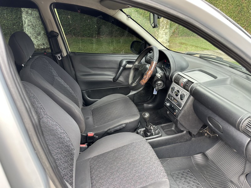 CORSA 1.6 MPFI CLASSIC SEDAN 8V GASOLINA 4P MANUAL - 2003 - CAXIAS DO SUL