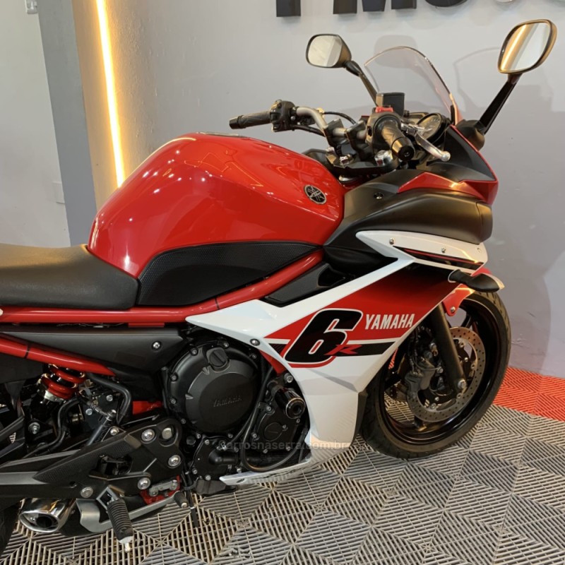 XJ6 F ABS - 2016 - PORTãO