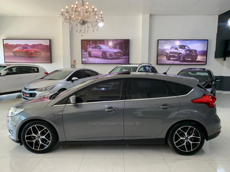 FOCUS 2.0 TITANIUM PLUS HATCH 16V FLEX 4P AUTO - 2017 - NOVO HAMBURGO