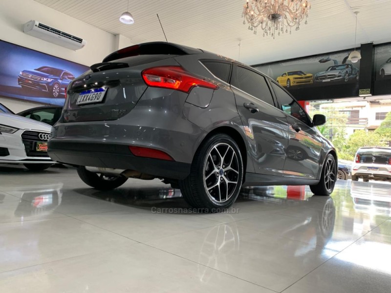 FOCUS 2.0 TITANIUM PLUS HATCH 16V FLEX 4P AUTO - 2017 - NOVO HAMBURGO