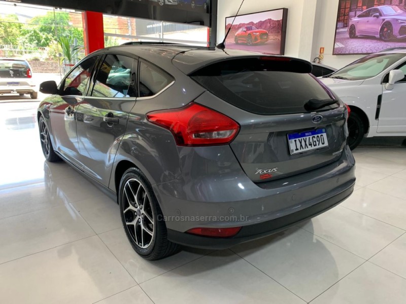 FOCUS 2.0 TITANIUM PLUS HATCH 16V FLEX 4P AUTO - 2017 - NOVO HAMBURGO