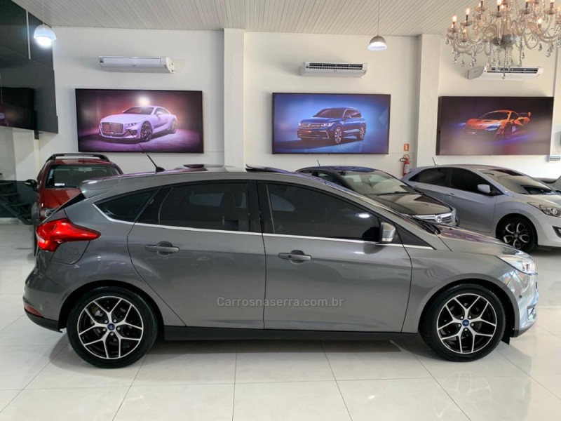 FOCUS 2.0 TITANIUM PLUS HATCH 16V FLEX 4P AUTO - 2017 - NOVO HAMBURGO