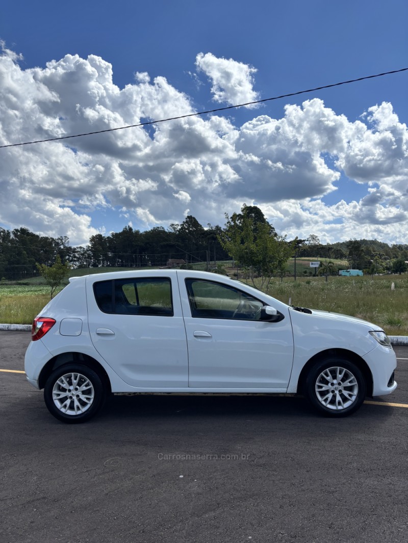 SANDERO 1.0 EXPRESSION 12V FLEX 4P MANUAL - 2018 - CARLOS BARBOSA