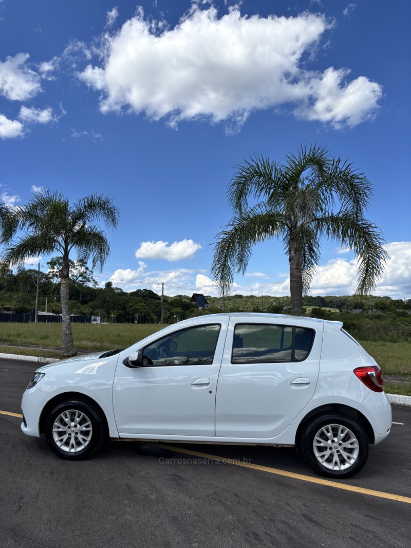 SANDERO 1.0 EXPRESSION 12V FLEX 4P MANUAL - 2018 - CARLOS BARBOSA