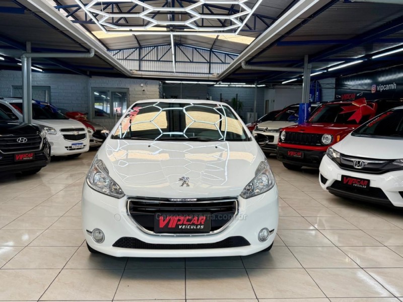 208 1.5 ACTIVE 8V FLEX 4P MANUAL - 2014 - ESTâNCIA VELHA