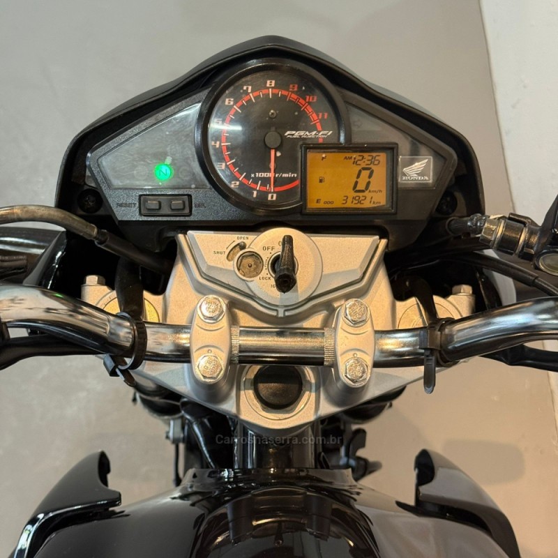 CB 300R  - 2015 - NOVO HAMBURGO