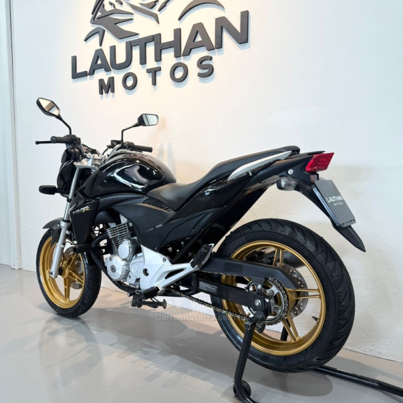 CB 300R  - 2015 - NOVO HAMBURGO