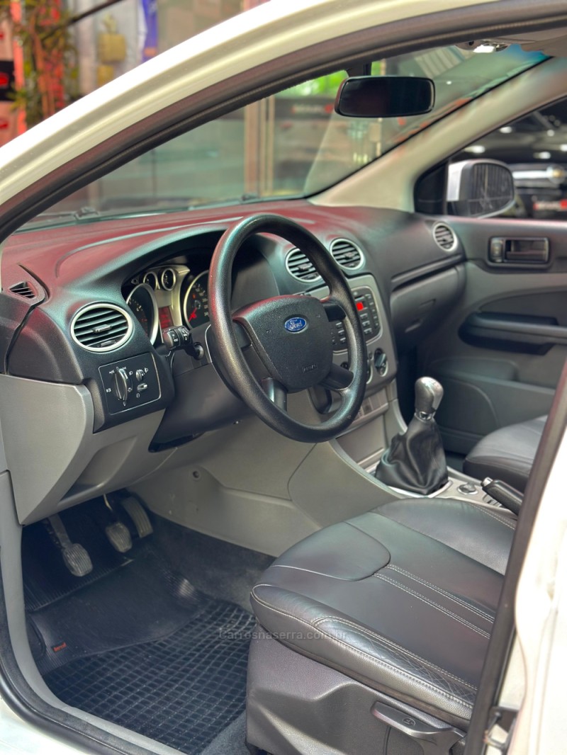 FOCUS 1.6 GLX 8V FLEX 4P MANUAL - 2013 - ESTâNCIA VELHA