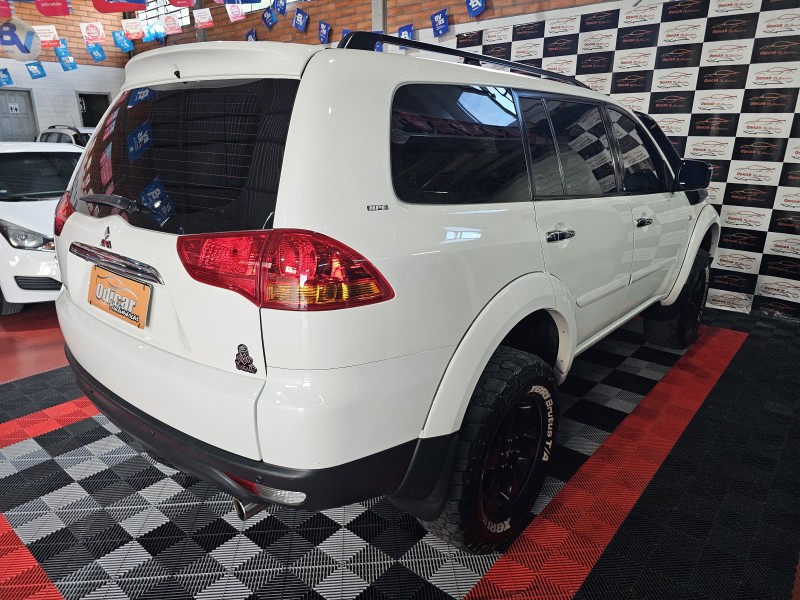 PAJERO DAKAR 3.5 HPE 7 LUGARES 4X4 V6 24V FLEX 4P AUTOMÁTICO - 2013 - CAXIAS DO SUL