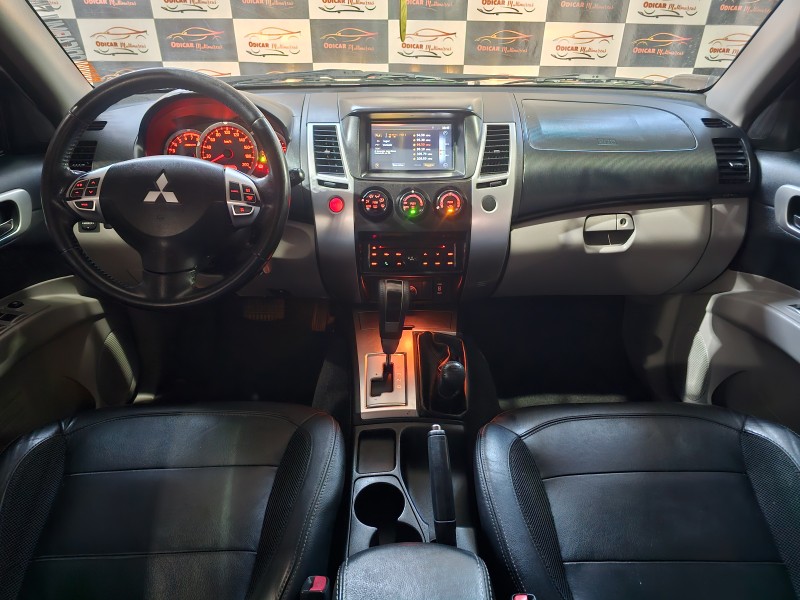 PAJERO DAKAR 3.5 HPE 7 LUGARES 4X4 V6 24V FLEX 4P AUTOMÁTICO - 2013 - CAXIAS DO SUL