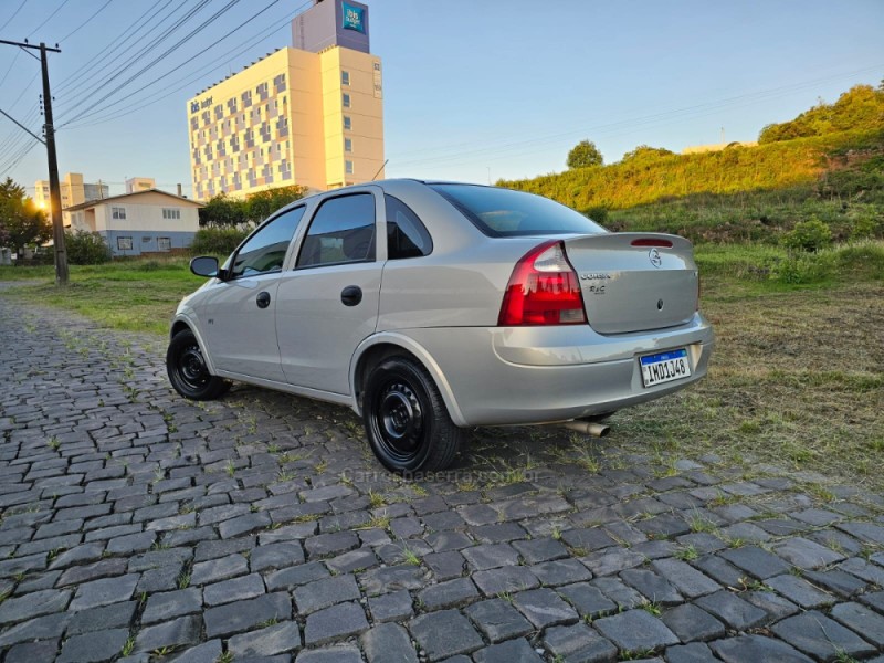 CORSA 1.0 MPFI JOY SEDAN 8V FLEX 4P MANUAL - 2005 - FARROUPILHA