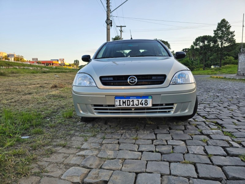 CORSA 1.0 MPFI JOY SEDAN 8V FLEX 4P MANUAL - 2005 - FARROUPILHA
