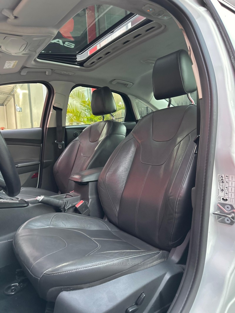 FOCUS 2.0 TITANIUM FASTBACK 16V FLEX 4P AUTOMÁTICO - 2016 - ESTâNCIA VELHA