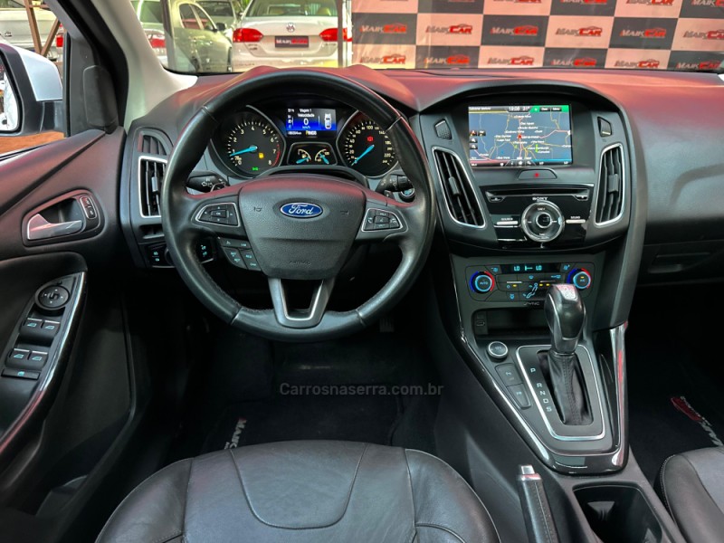 FOCUS 2.0 TITANIUM FASTBACK 16V FLEX 4P AUTOMÁTICO - 2016 - ESTâNCIA VELHA