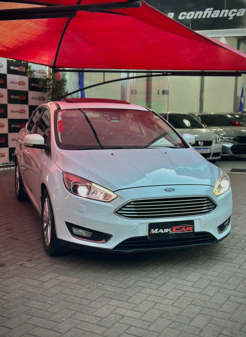 FOCUS 2.0 TITANIUM FASTBACK 16V FLEX 4P AUTOMÁTICO - 2016 - ESTâNCIA VELHA