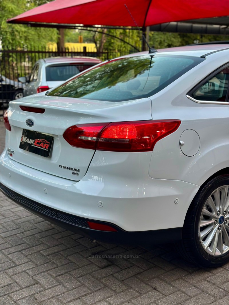 FOCUS 2.0 TITANIUM FASTBACK 16V FLEX 4P AUTOMÁTICO - 2016 - ESTâNCIA VELHA