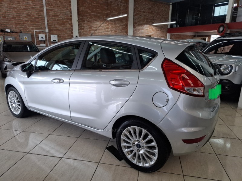 FIESTA 1.6 TITANIUM HATCH 16V FLEX 4P AUTOMÁTICO - 2016 - BENTO GONçALVES
