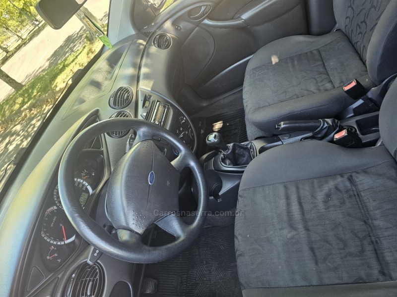 FOCUS 1.6 GLX 8V FLEX 4P MANUAL - 2009 - BENTO GONçALVES